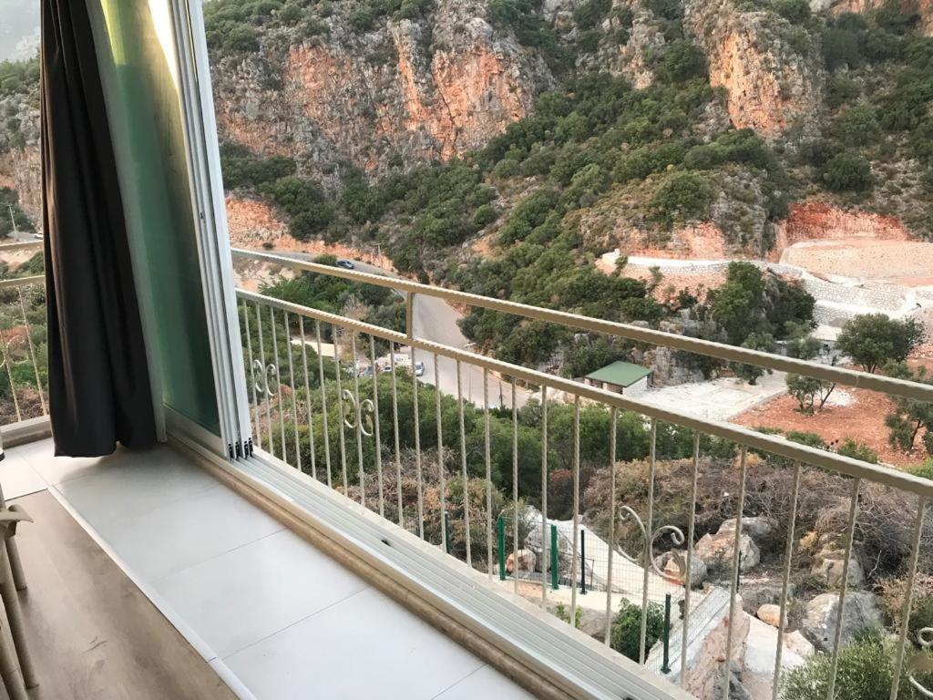 Green Hill Kas Apartment Luaran gambar